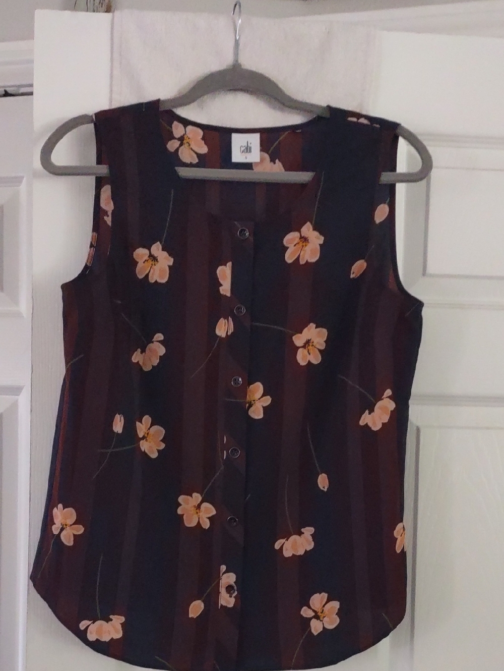 cabi Navy & Burgundy Floral Button-Front Sleeveless Top Size Small